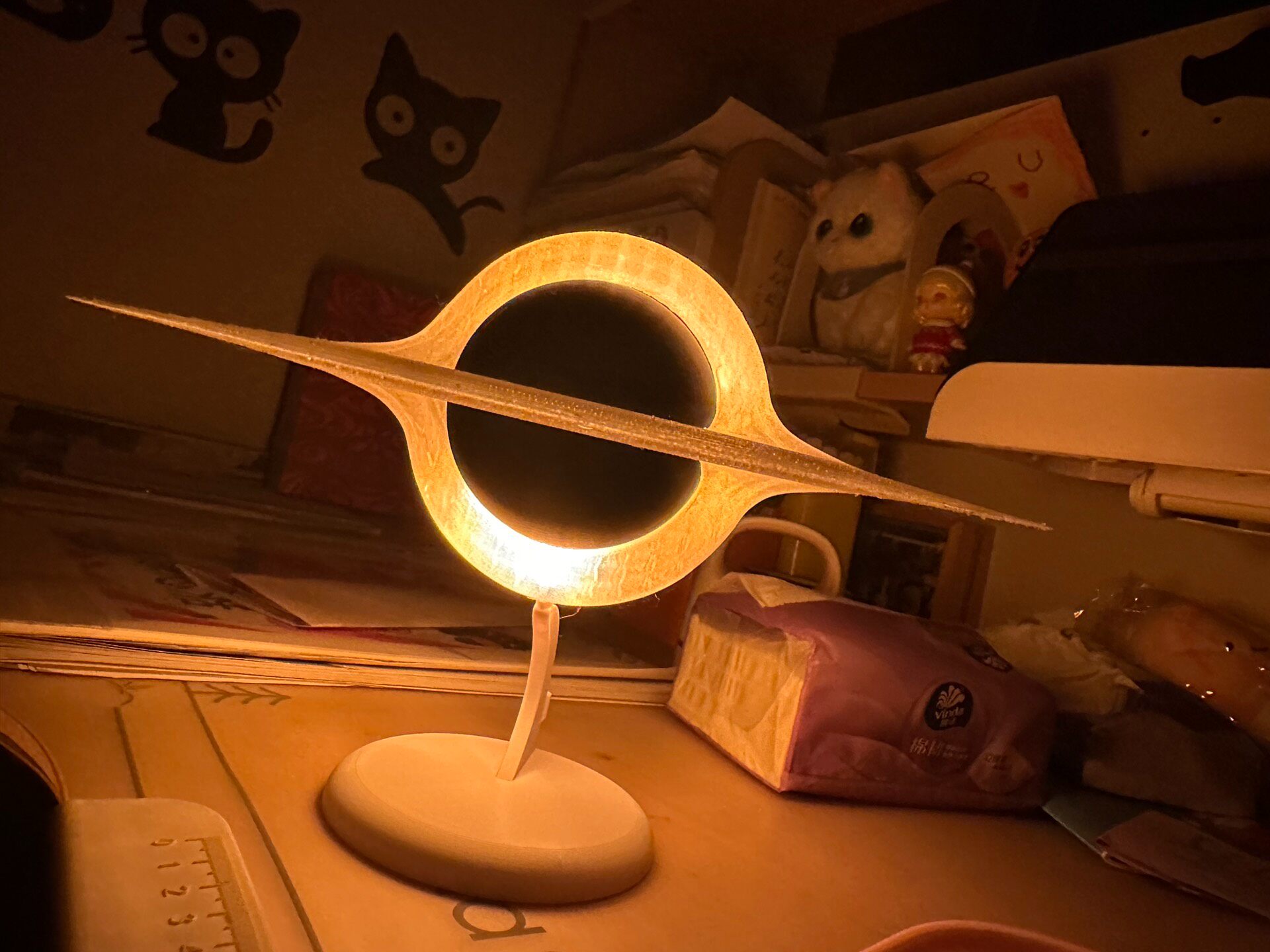 3Dプリント製発光ブラックホールナイトライト、LEDリング付 - Led Ring Light 18 のレビューと価格